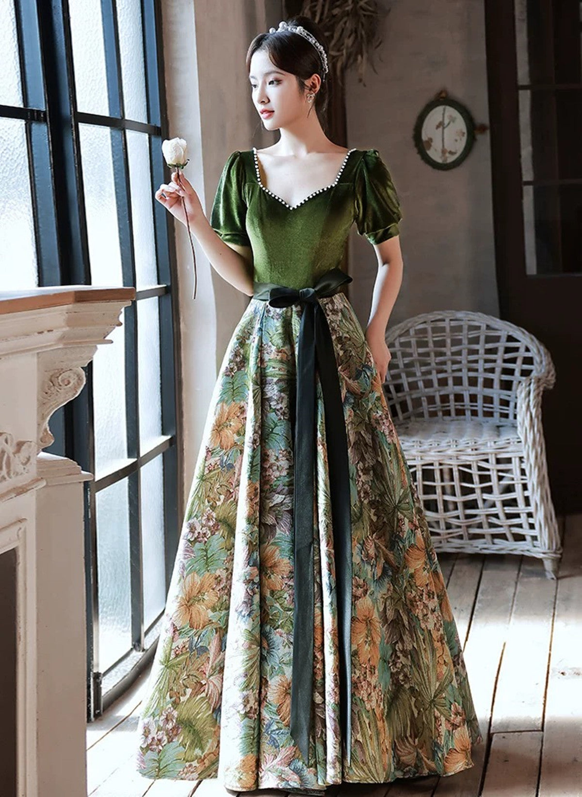 Chic Velvet Floral Short Sleeves Long Prom Dress, Green Sweetheart Party Dress