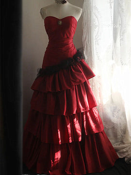 Elegant Red Gothic Tiered Ball Gown, Strapless Sweetheart Ruffle Prom Dress